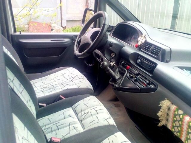 Пежо Эксперт груз.-пасс. 2005 в Южноукраинске на Automoto.ua Белый Пежо Эксперт груз.-пасс., объемом двигателя 1.9 л и пробегом 340 тыс. км за 4000 $, фото 7 на Automoto.ua