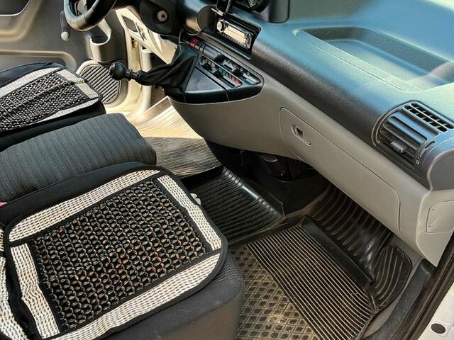 Пежо Эксперт груз.-пасс. 2005 в Костополе на Automoto.ua Белый Пежо Эксперт груз.-пасс., объемом двигателя 2 л и пробегом 0 тыс. км за 4200 $, фото 1 на Automoto.ua