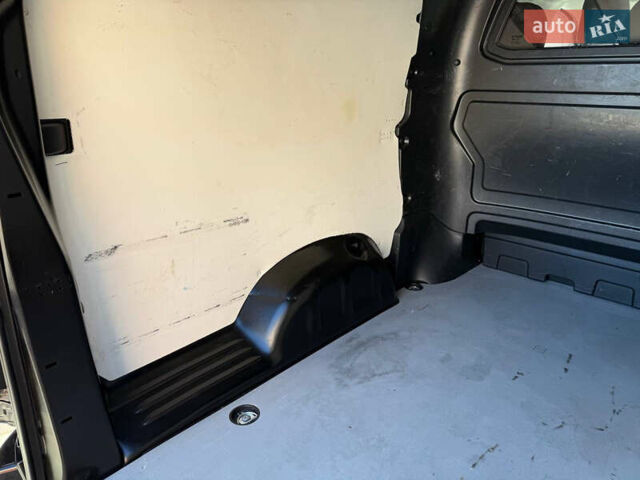 Черный Пежо Эксперт груз.-пасс., объемом двигателя 2 л и пробегом 208 тыс. км за 19700 $, фото 54 на Automoto.ua
