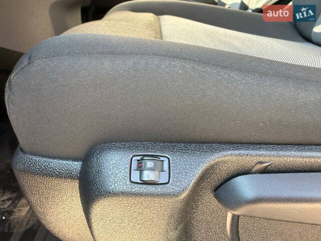 Черный Пежо Эксперт груз.-пасс., объемом двигателя 2 л и пробегом 208 тыс. км за 19700 $, фото 33 на Automoto.ua