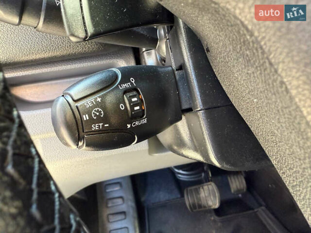 Черный Пежо Эксперт груз.-пасс., объемом двигателя 2 л и пробегом 208 тыс. км за 19700 $, фото 43 на Automoto.ua