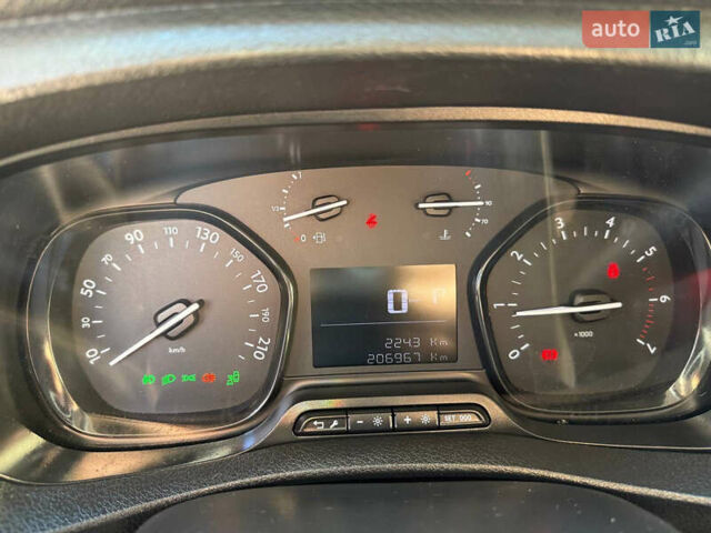 Черный Пежо Эксперт груз.-пасс., объемом двигателя 2 л и пробегом 208 тыс. км за 19700 $, фото 47 на Automoto.ua