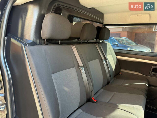 Черный Пежо Эксперт груз.-пасс., объемом двигателя 2 л и пробегом 208 тыс. км за 19700 $, фото 58 на Automoto.ua