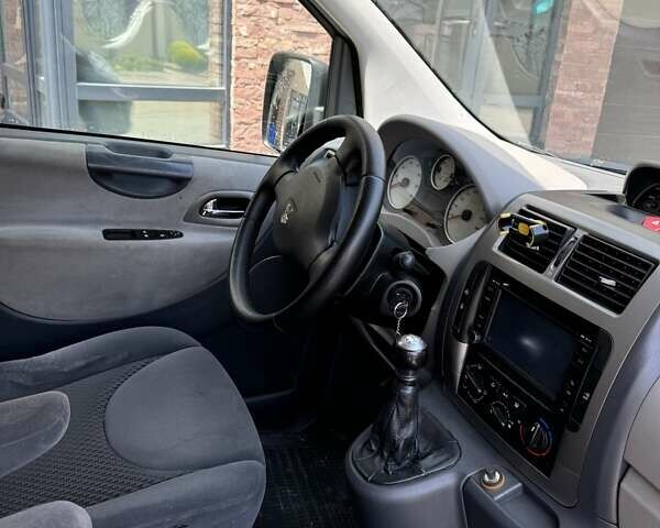 Коричневый Пежо Эксперт груз.-пасс., объемом двигателя 2 л и пробегом 364 тыс. км за 11000 $, фото 10 на Automoto.ua