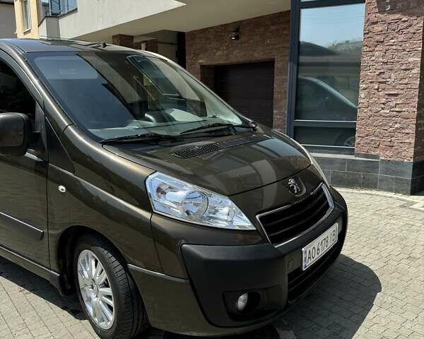 Коричневый Пежо Эксперт груз.-пасс., объемом двигателя 2 л и пробегом 364 тыс. км за 11000 $, фото 2 на Automoto.ua