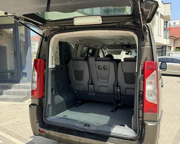 Коричневый Пежо Эксперт груз.-пасс., объемом двигателя 2 л и пробегом 364 тыс. км за 11000 $, фото 7 на Automoto.ua