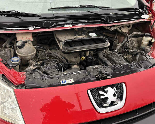 Красный Пежо Эксперт груз.-пасс., объемом двигателя 2 л и пробегом 266 тыс. км за 6500 $, фото 5 на Automoto.ua