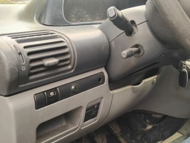 Пежо Эксперт груз.-пасс. 2005 в Тлумаче на Automoto.ua Красный Пежо Эксперт груз.-пасс., объемом двигателя 2 л и пробегом 400 тыс. км за 3250 $, фото 17 на Automoto.ua