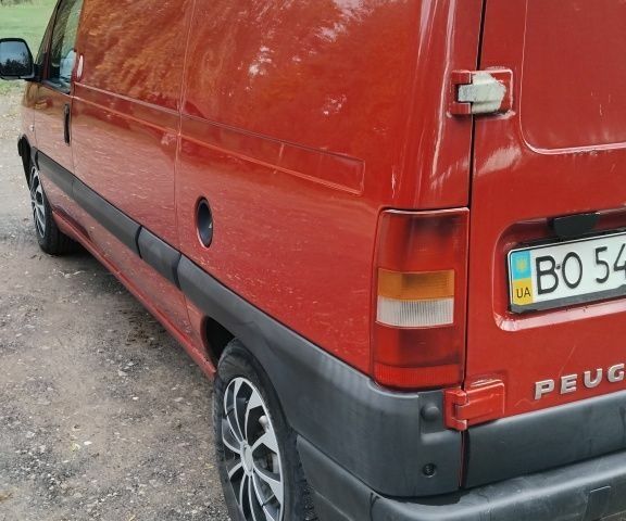 Пежо Эксперт груз.-пасс. 2005 в Тлумаче на Automoto.ua Красный Пежо Эксперт груз.-пасс., объемом двигателя 2 л и пробегом 400 тыс. км за 3250 $, фото 11 на Automoto.ua