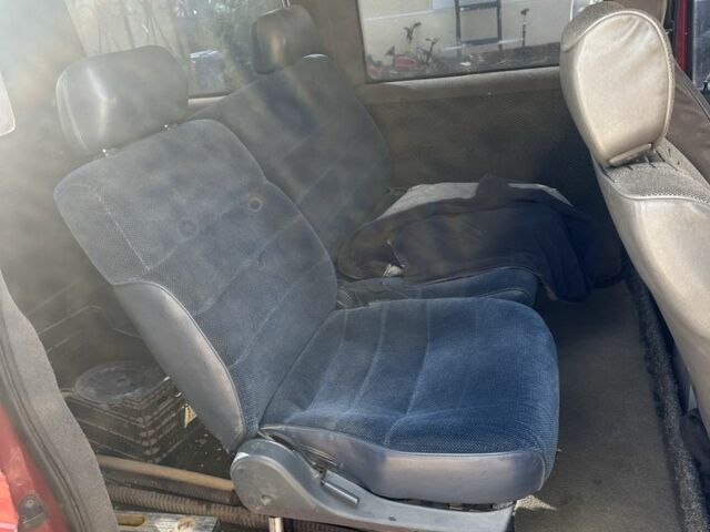 Красный Пежо Эксперт груз.-пасс., объемом двигателя 1.6 л и пробегом 312 тыс. км за 2150 $, фото 4 на Automoto.ua