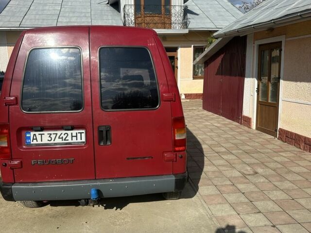 Красный Пежо Эксперт груз.-пасс., объемом двигателя 1.6 л и пробегом 312 тыс. км за 2150 $, фото 3 на Automoto.ua