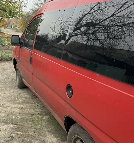 Красный Пежо Эксперт груз.-пасс., объемом двигателя 1.91 л и пробегом 388 тыс. км за 1500 $, фото 1 на Automoto.ua