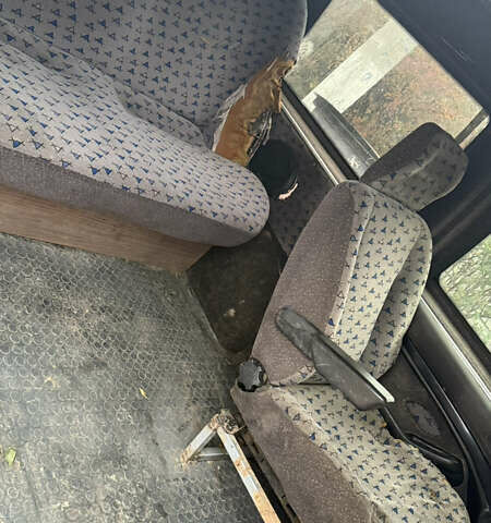 Красный Пежо Эксперт груз.-пасс., объемом двигателя 1.91 л и пробегом 388 тыс. км за 1500 $, фото 4 на Automoto.ua