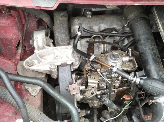 Красный Пежо Эксперт груз.-пасс., объемом двигателя 0 л и пробегом 280 тыс. км за 2450 $, фото 4 на Automoto.ua