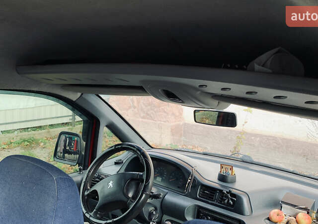 Красный Пежо Эксперт груз.-пасс., объемом двигателя 2 л и пробегом 580 тыс. км за 5100 $, фото 18 на Automoto.ua