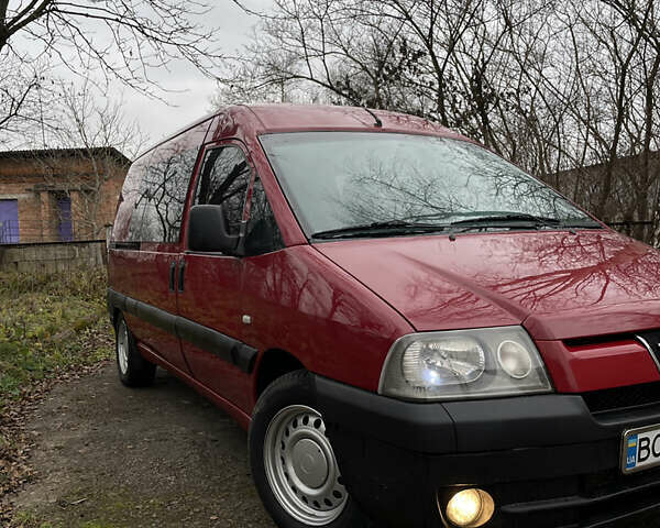 Красный Пежо Эксперт груз.-пасс., объемом двигателя 2 л и пробегом 340 тыс. км за 4200 $, фото 1 на Automoto.ua