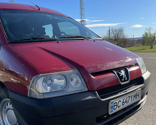 Красный Пежо Эксперт груз.-пасс., объемом двигателя 2 л и пробегом 320 тыс. км за 4550 $, фото 1 на Automoto.ua