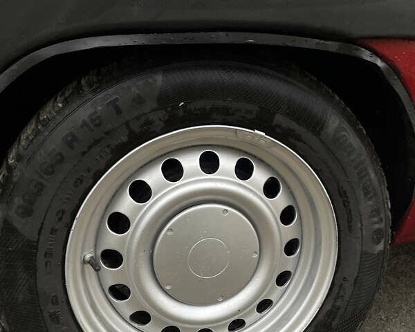 Красный Пежо Эксперт груз.-пасс., объемом двигателя 2 л и пробегом 340 тыс. км за 4200 $, фото 10 на Automoto.ua