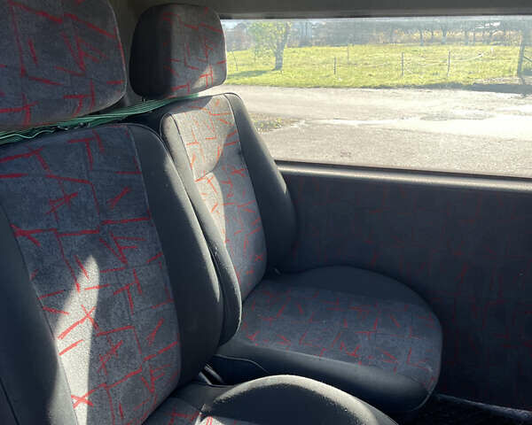 Красный Пежо Эксперт груз.-пасс., объемом двигателя 2 л и пробегом 320 тыс. км за 4550 $, фото 9 на Automoto.ua