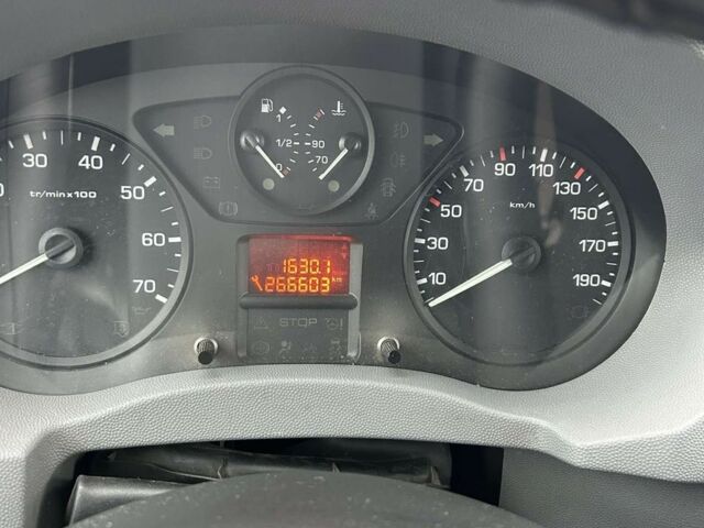 Красный Пежо Эксперт груз.-пасс., объемом двигателя 2 л и пробегом 3 тыс. км за 6500 $, фото 5 на Automoto.ua