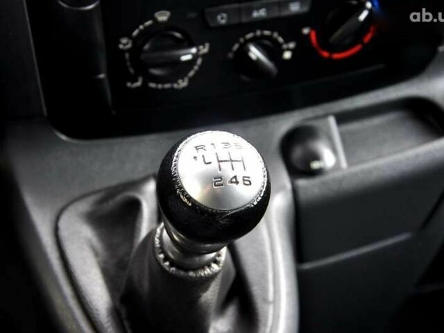 Пежо Эксперт груз.-пасс., объемом двигателя 2 л и пробегом 240 тыс. км за 8999 $, фото 22 на Automoto.ua