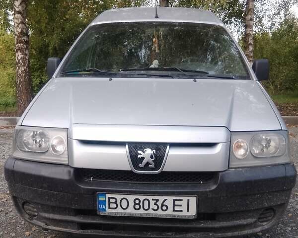 Серый Пежо Эксперт груз.-пасс., объемом двигателя 2 л и пробегом 295 тыс. км за 2800 $, фото 2 на Automoto.ua