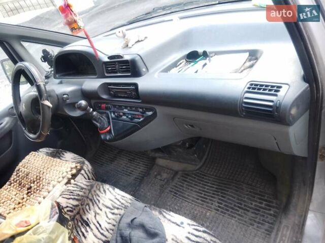 Серый Пежо Эксперт груз.-пасс., объемом двигателя 2 л и пробегом 295 тыс. км за 2800 $, фото 5 на Automoto.ua