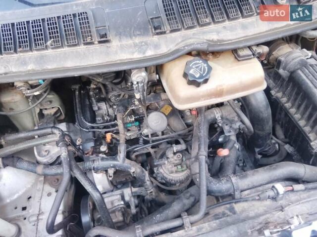 Серый Пежо Эксперт груз.-пасс., объемом двигателя 2 л и пробегом 295 тыс. км за 2800 $, фото 6 на Automoto.ua