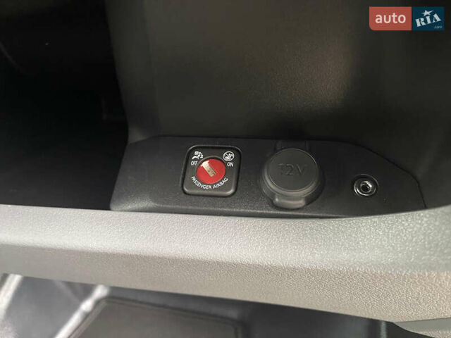 Серый Пежо Эксперт груз.-пасс., объемом двигателя 2 л и пробегом 53 тыс. км за 16700 $, фото 20 на Automoto.ua