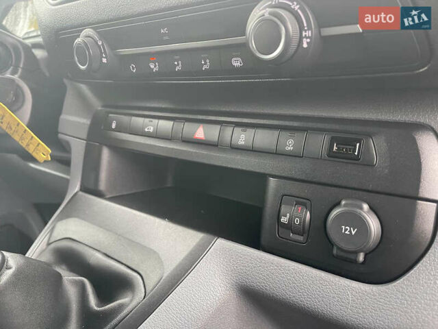 Серый Пежо Эксперт груз.-пасс., объемом двигателя 2 л и пробегом 53 тыс. км за 16700 $, фото 18 на Automoto.ua