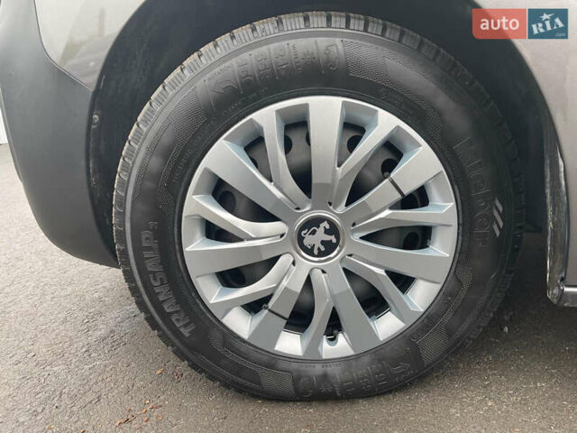 Серый Пежо Эксперт груз.-пасс., объемом двигателя 2 л и пробегом 53 тыс. км за 16700 $, фото 15 на Automoto.ua