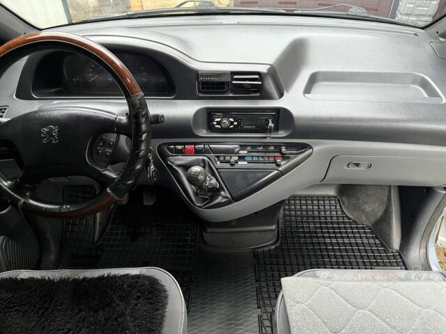 Серый Пежо Эксперт груз.-пасс., объемом двигателя 2 л и пробегом 444 тыс. км за 4000 $, фото 5 на Automoto.ua