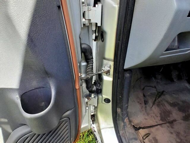 Сірий Пежо Експерт вант.-пас., об'ємом двигуна 2 л та пробігом 400 тис. км за 2300 $, фото 5 на Automoto.ua