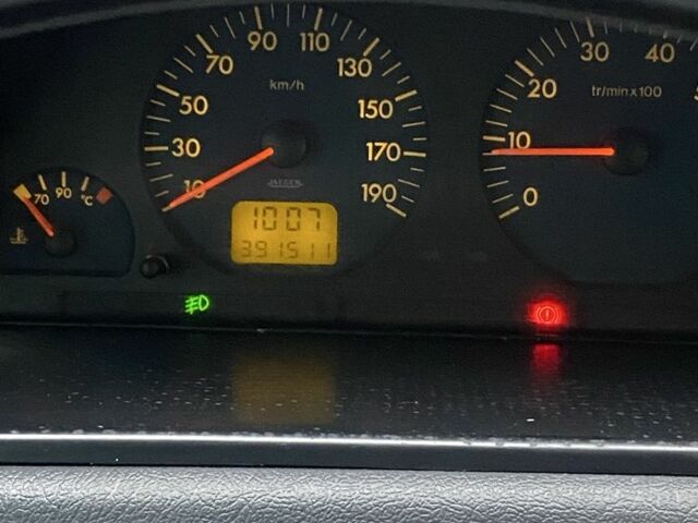 Серый Пежо Эксперт груз.-пасс., объемом двигателя 2 л и пробегом 390 тыс. км за 5500 $, фото 5 на Automoto.ua