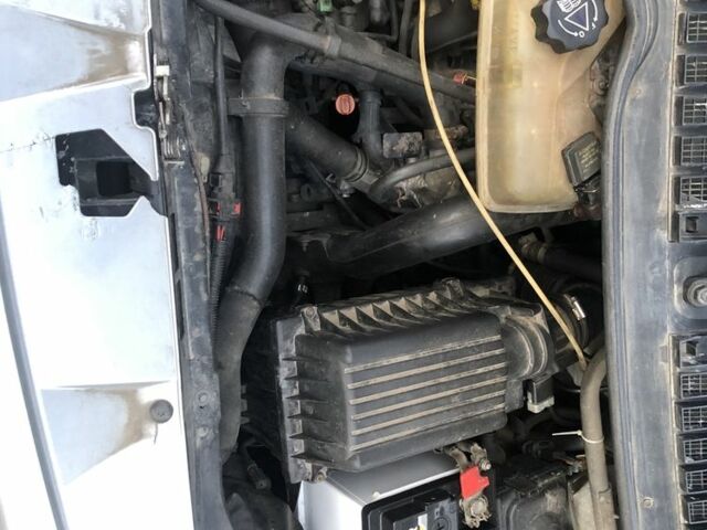 Серый Пежо Эксперт груз.-пасс., объемом двигателя 2 л и пробегом 350 тыс. км за 5000 $, фото 9 на Automoto.ua