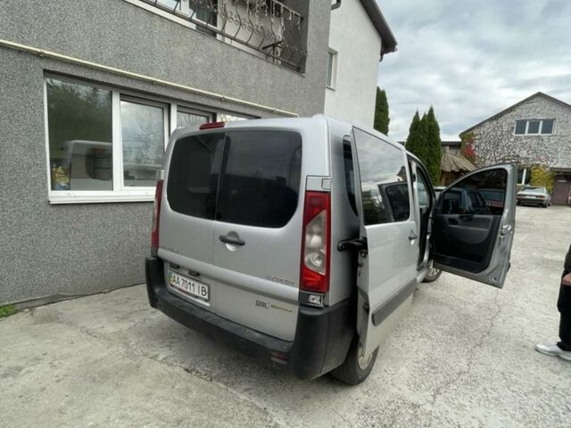 Серый Пежо Эксперт груз.-пасс., объемом двигателя 2 л и пробегом 400 тыс. км за 3500 $, фото 1 на Automoto.ua