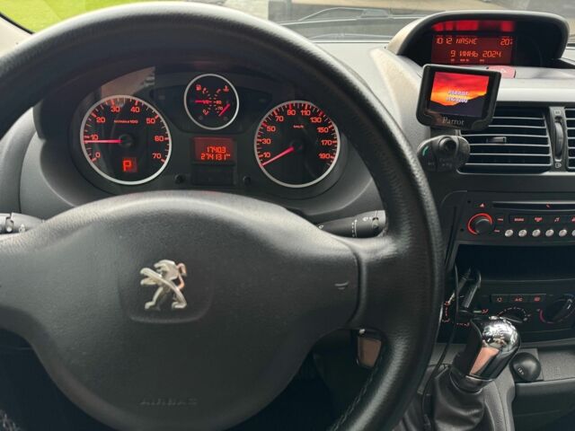 Сірий Пежо Експерт вант.-пас., об'ємом двигуна 2 л та пробігом 280 тис. км за 9999 $, фото 8 на Automoto.ua