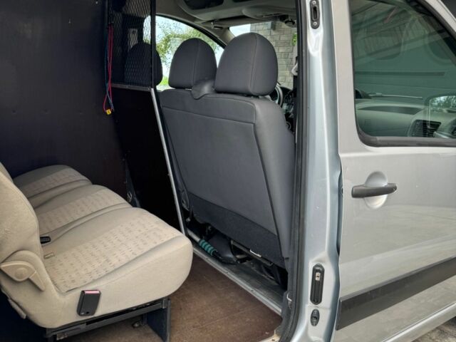 Сірий Пежо Експерт вант.-пас., об'ємом двигуна 2 л та пробігом 280 тис. км за 9999 $, фото 10 на Automoto.ua