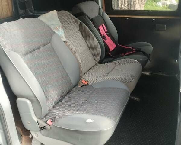 Сірий Пежо Експерт вант.-пас., об'ємом двигуна 1.9 л та пробігом 493 тис. км за 2000 $, фото 2 на Automoto.ua