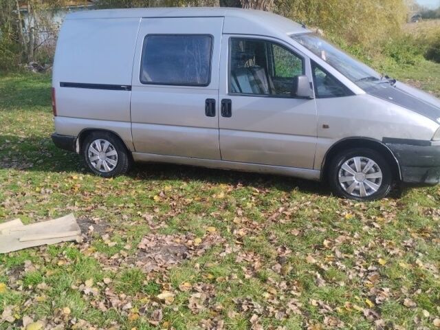 Сірий Пежо Експерт вант.-пас., об'ємом двигуна 1.9 л та пробігом 493 тис. км за 2000 $, фото 1 на Automoto.ua