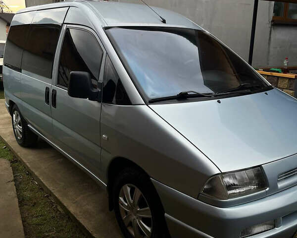 Серый Пежо Эксперт груз.-пасс., объемом двигателя 2 л и пробегом 444 тыс. км за 4200 $, фото 2 на Automoto.ua