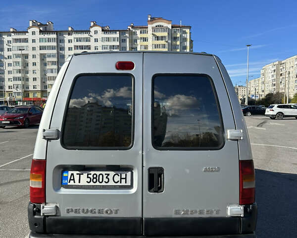Серый Пежо Эксперт груз.-пасс., объемом двигателя 2 л и пробегом 440 тыс. км за 4000 $, фото 4 на Automoto.ua