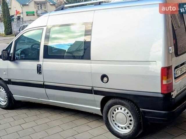 Сірий Пежо Експерт вант.-пас., об'ємом двигуна 2 л та пробігом 250 тис. км за 3999 $, фото 2 на Automoto.ua