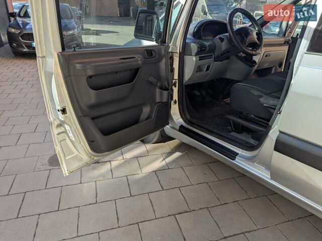 Сірий Пежо Експерт вант.-пас., об'ємом двигуна 2 л та пробігом 250 тис. км за 3999 $, фото 9 на Automoto.ua