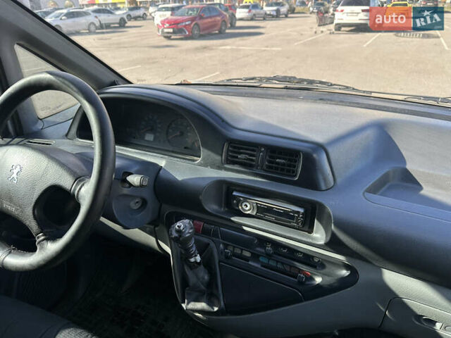 Серый Пежо Эксперт груз.-пасс., объемом двигателя 2 л и пробегом 440 тыс. км за 4000 $, фото 10 на Automoto.ua