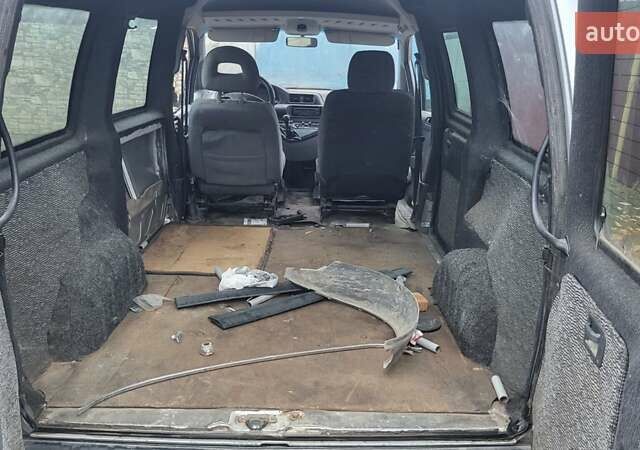 Серый Пежо Эксперт груз.-пасс., объемом двигателя 2 л и пробегом 300 тыс. км за 2300 $, фото 18 на Automoto.ua