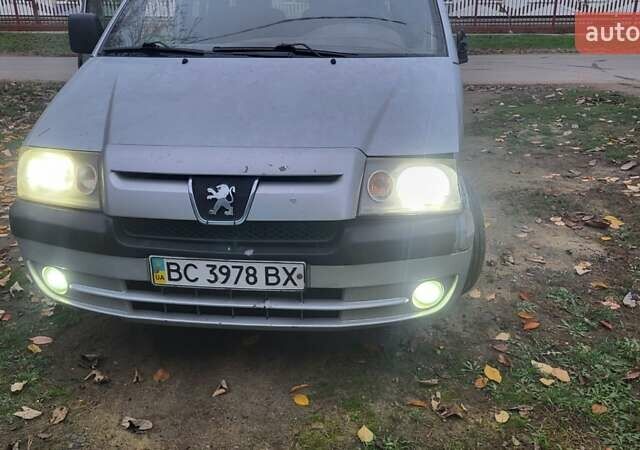 Серый Пежо Эксперт груз.-пасс., объемом двигателя 2 л и пробегом 300 тыс. км за 2300 $, фото 1 на Automoto.ua