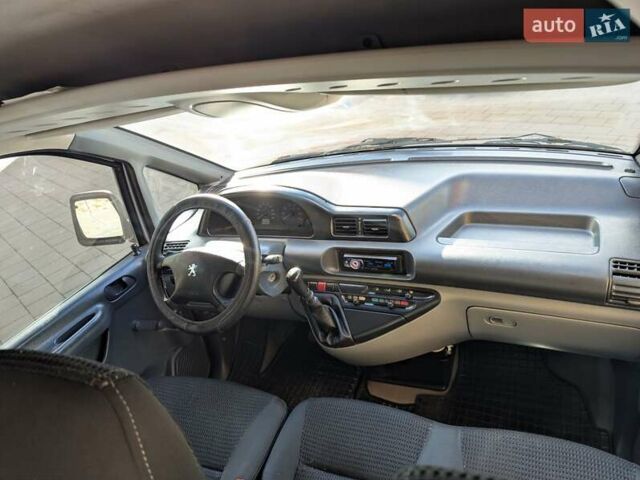 Серый Пежо Эксперт груз.-пасс., объемом двигателя 2 л и пробегом 250 тыс. км за 3999 $, фото 10 на Automoto.ua