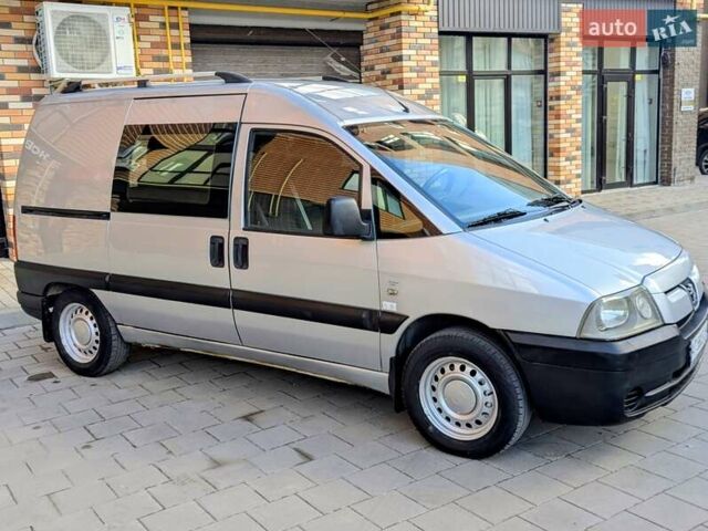 Сірий Пежо Експерт вант.-пас., об'ємом двигуна 2 л та пробігом 250 тис. км за 3999 $, фото 3 на Automoto.ua