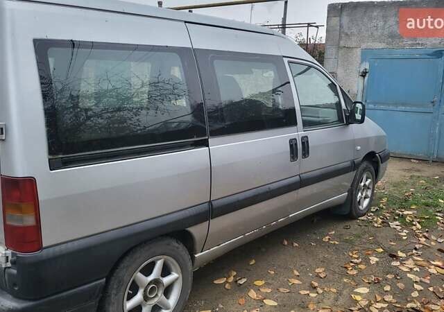 Серый Пежо Эксперт груз.-пасс., объемом двигателя 2 л и пробегом 300 тыс. км за 2300 $, фото 6 на Automoto.ua